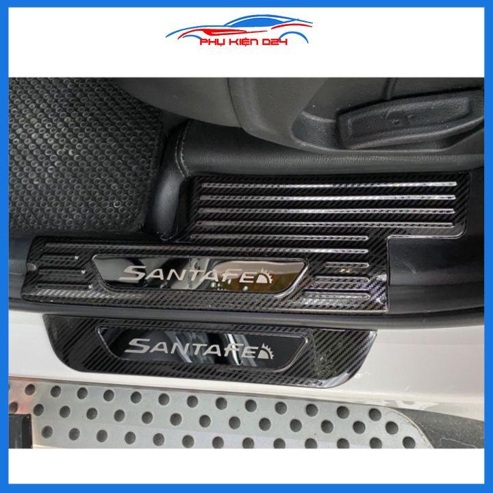 Bộ nẹp bước chân trong ngoài vân Cacbon xe Santafe 2019-2020 chống trầy làm đẹp ô tô
