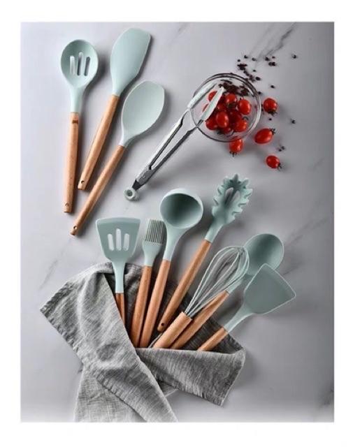 Bộ dụng cụ nhà bếp, nấu ăn làm bánh 11 món bằng silicone chịu nhiệt cao kèm ống đựng