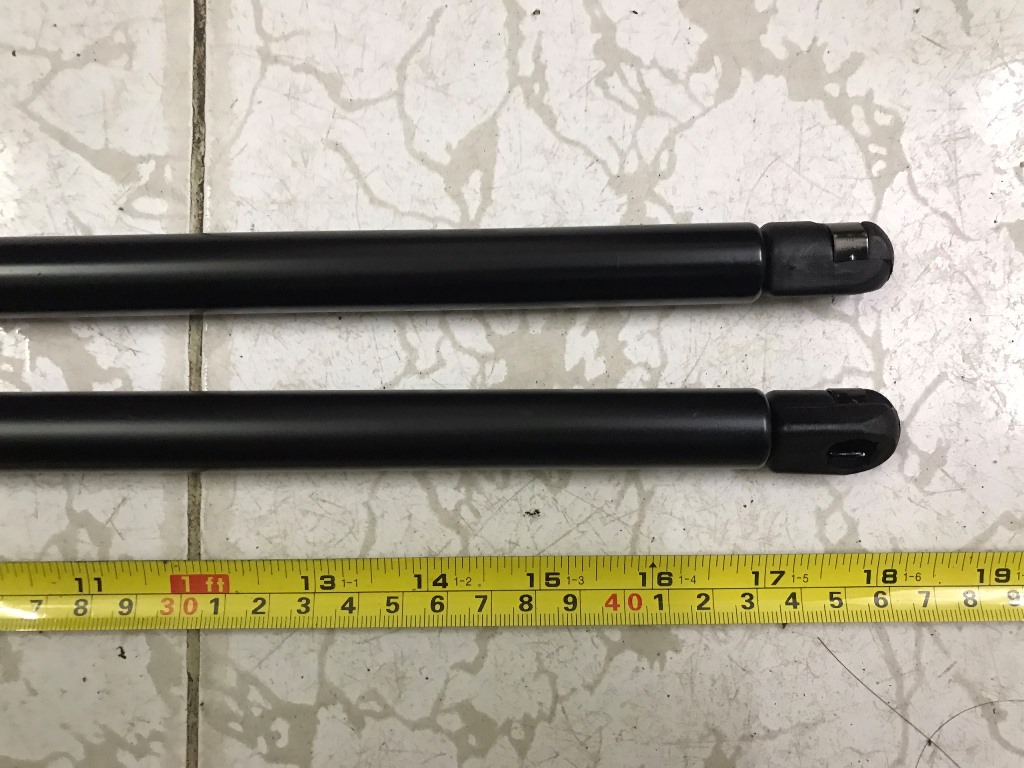 Ty chống cốp sau Toyota Yaris