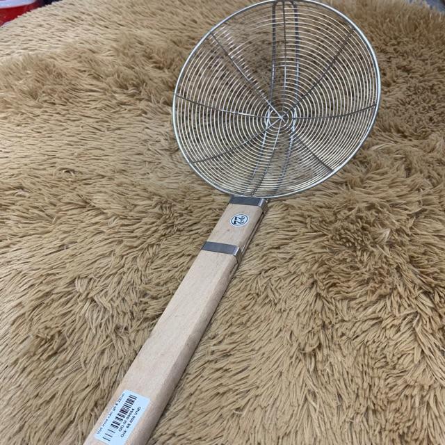 Vợt vớt thức ăn bằng inox 22cm, cán gỗ