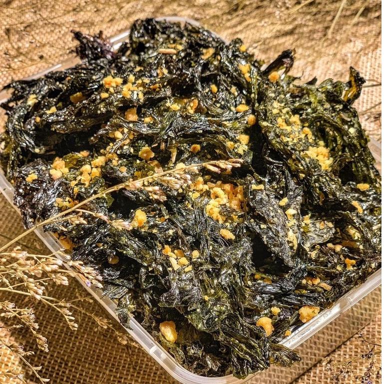 Rong biển cháy tỏi ăn liền phù hợp ăn vặt, ăn cơm Nàng Khô - 150gr