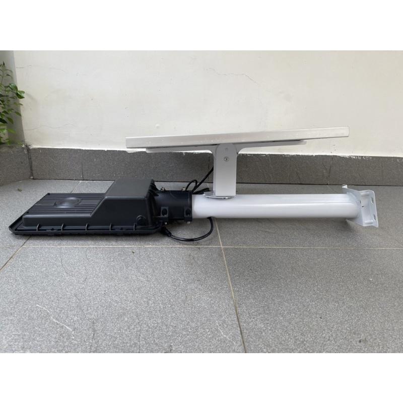 Đèn năng lượng mặt trời pin MoNo cao cấp 100W sáng như đèn điện chuyên đèn đường, sân vườn chống nước IP67