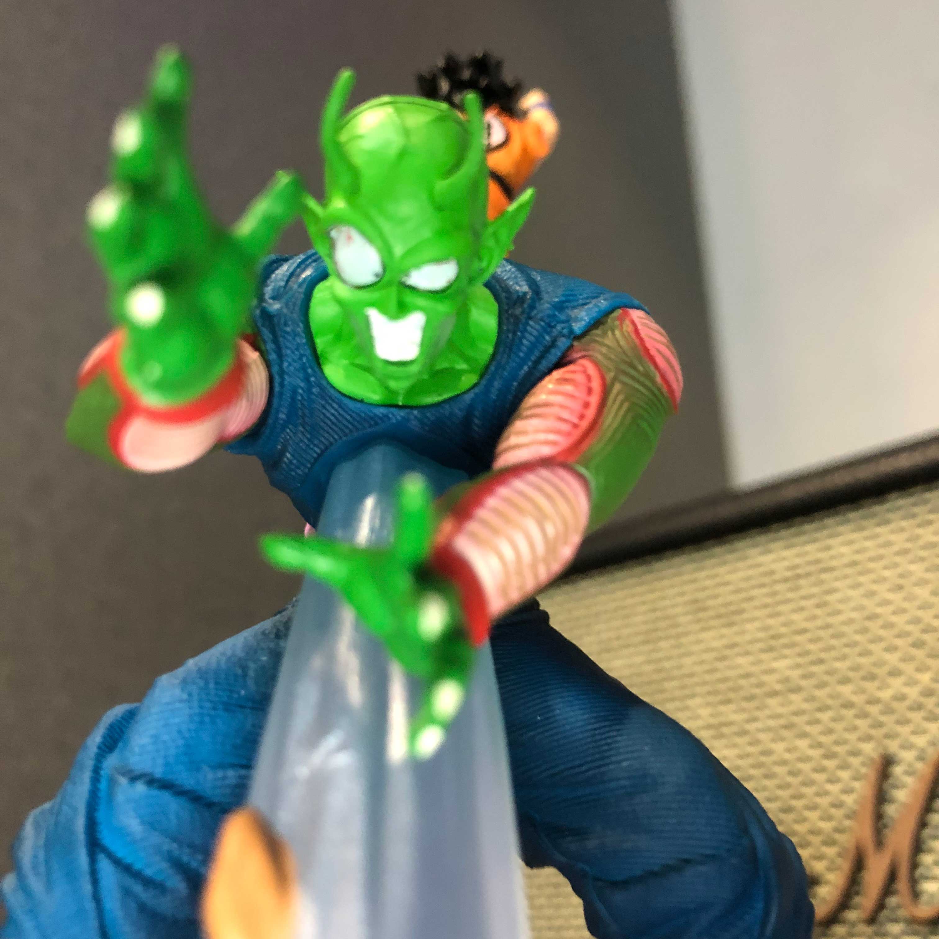 Mô hình Son Goku chiến đấu Piccolo 21 cm có LED - Dragon Ball