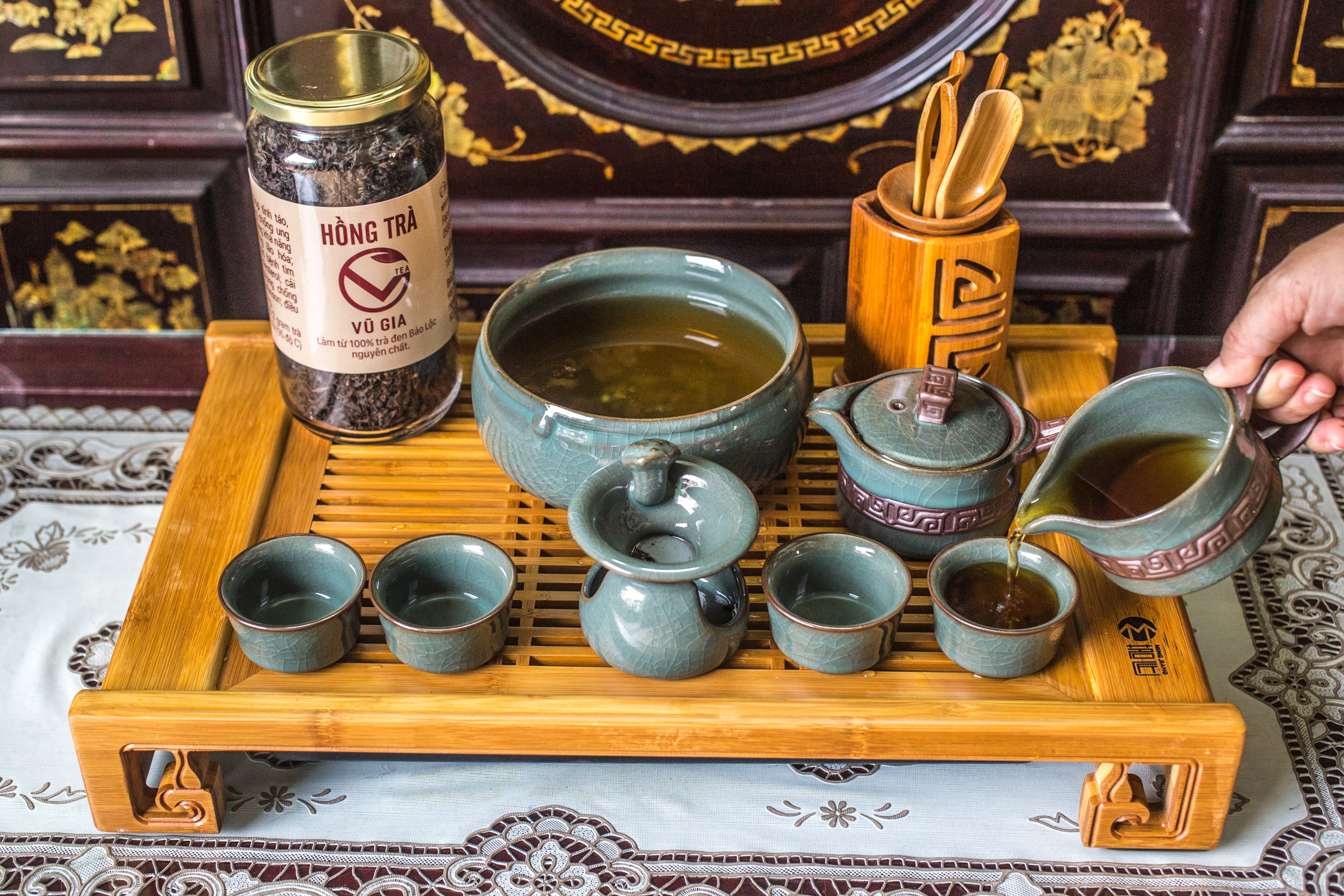 Combo Hồng Trà Cao Cấp 100g + Mật Ong Hoa Cà Phê 420g - Nguyên Chất Vũ Gia - Món Quà Cho Sức Khỏe