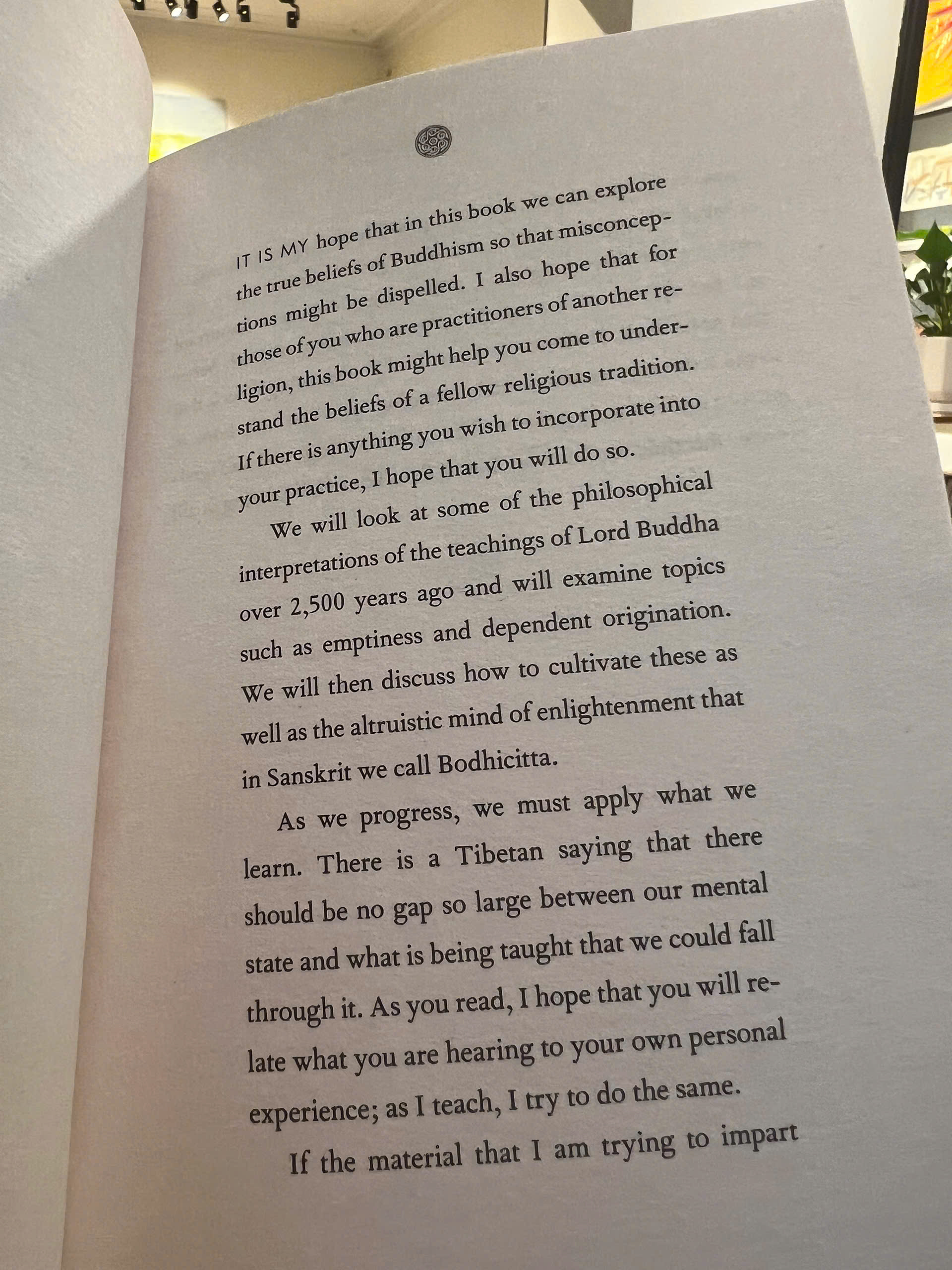 Sách - A Profound Mind: Cultivating Wisdom in Everyday Life by Dalai Lama XIV | Buddhism / Ngoại văn