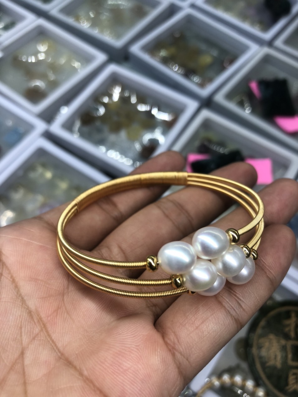 Vòng đeo tay, lắc tay từ ngọc trai nuôi tự nhiên cho nữ