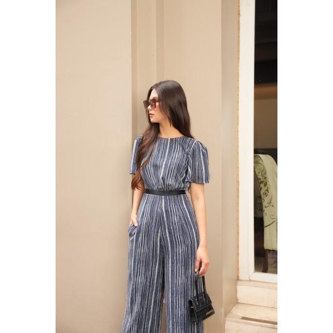 Jumpsuit nữ ống suông, tay loe, cổ thuyền, chất liệu cotton linen nhẹ mát CLARA MARE JUM4003