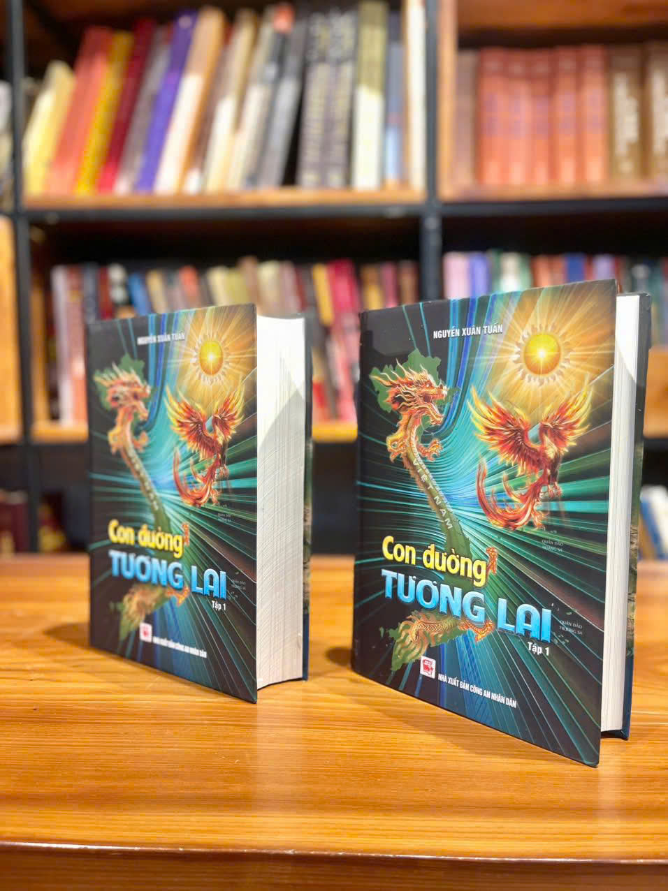 Sách ''Con Đường Tương Lai''