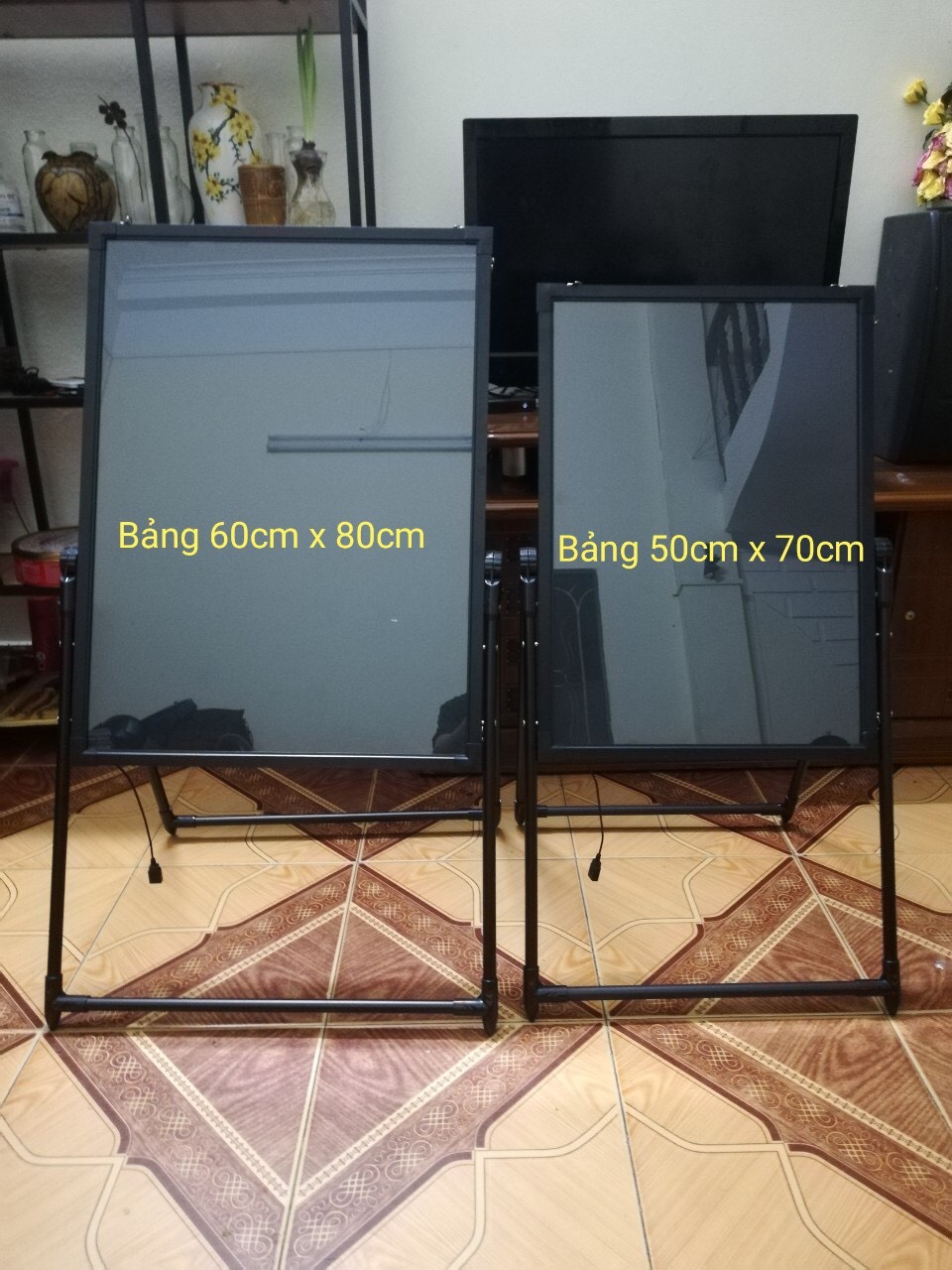 Bảng Led Huỳnh Quang, Bảng Viết Dạ Quang, Bảng quảng cáo, menu nhà hàng 60x80cm, 50x70cm ( Tặng kèm chân giá + bộ bút + Điều khiển + khăn lau)