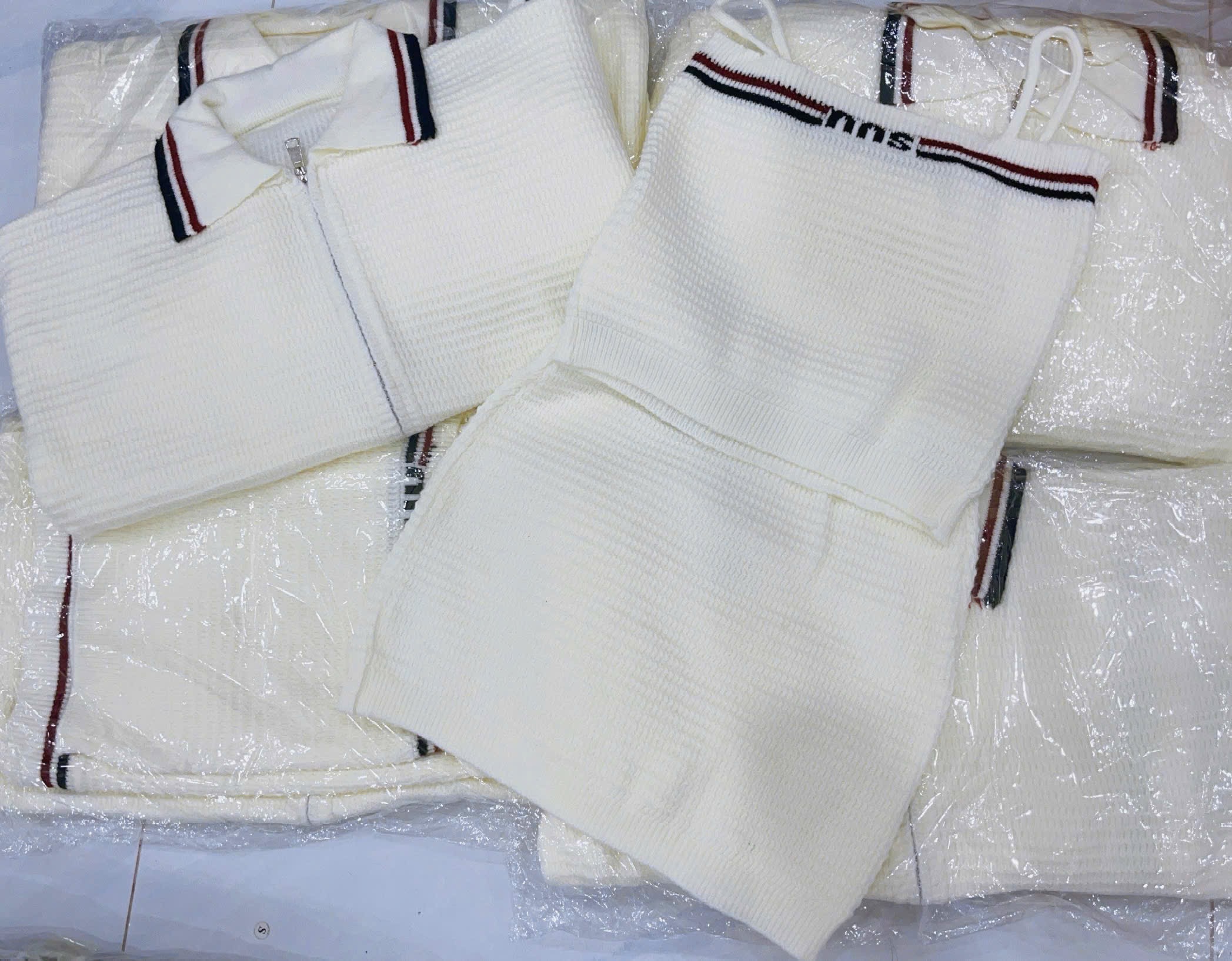 Set Len 3 Món Áo Khoác Cardigan Khóa Kèm Áo 2 Dây Crotop Mix Chân Váy Ôm