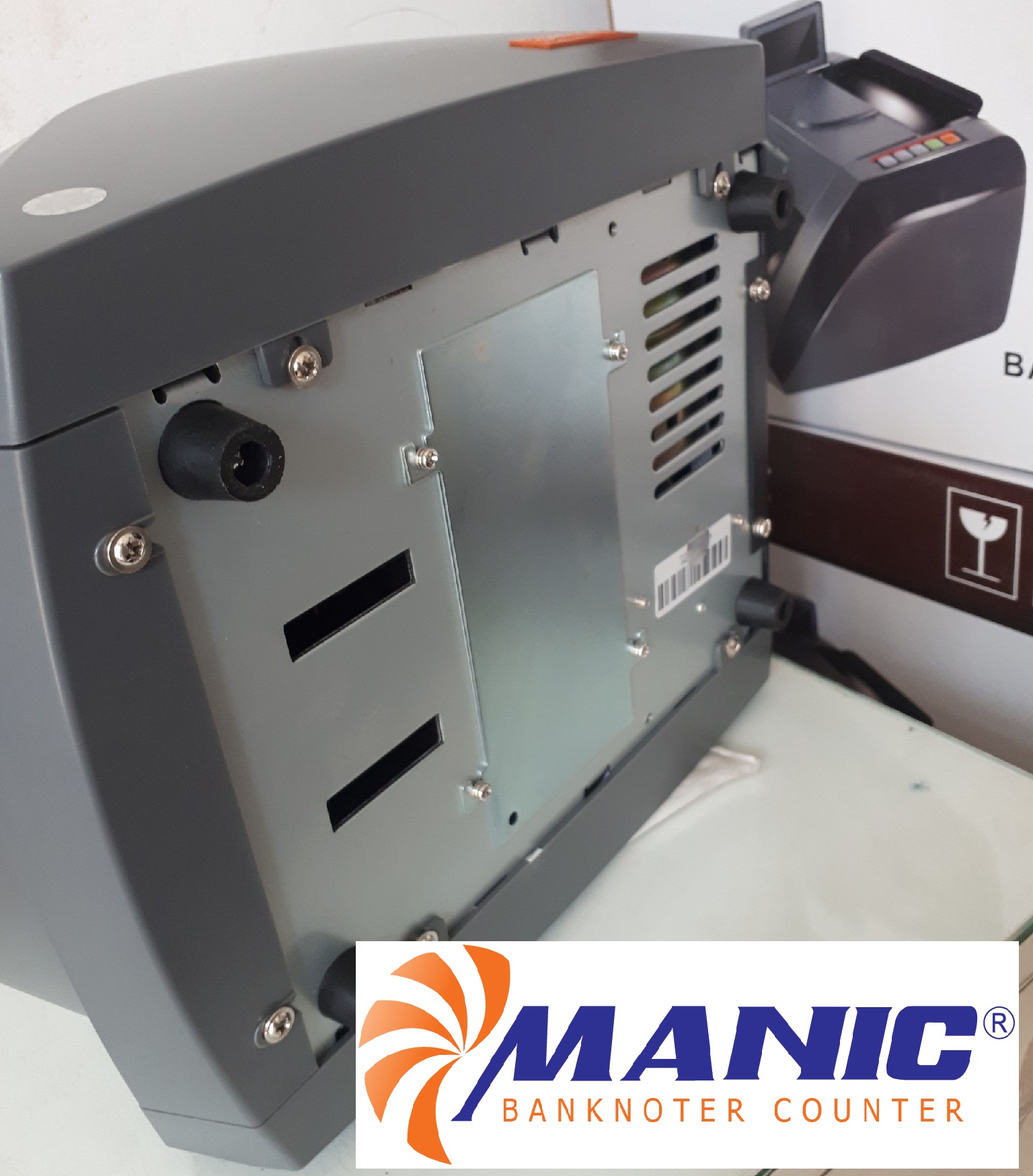 Máy đếm tiền Manic B-9900