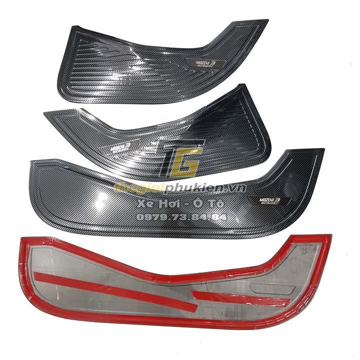 Ốp chống xước Tapli, Táp li cửa Mazda 3 2020 vân Carbon