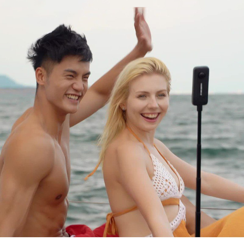 Insta360 One X2 - Camera Hành Trình Quay 360, Độ Phân Giải 5.7K, Tích Hợp AI, Điều Khiển Giọng Nói - Hàng Chính Hãng