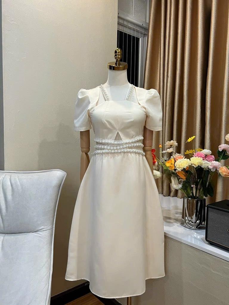 Đầm xoè tay phồng đính chuỗi eo