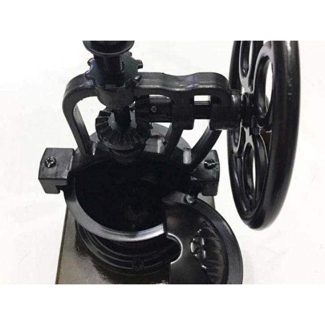 Cối xay tiêu có trục quay độc đáo hàng Việt Nam