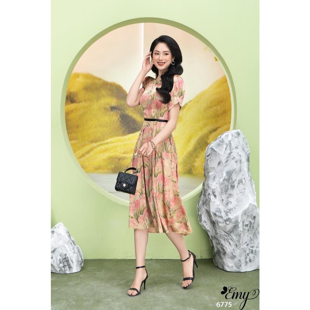 Đầm EMY EM6775 Xòe Cổ Tròn Viền Đen