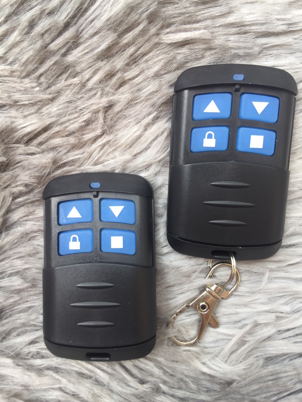 Remote cửa cuốn 8 mã gạt 433 MHZ chống nước pin siêu bền