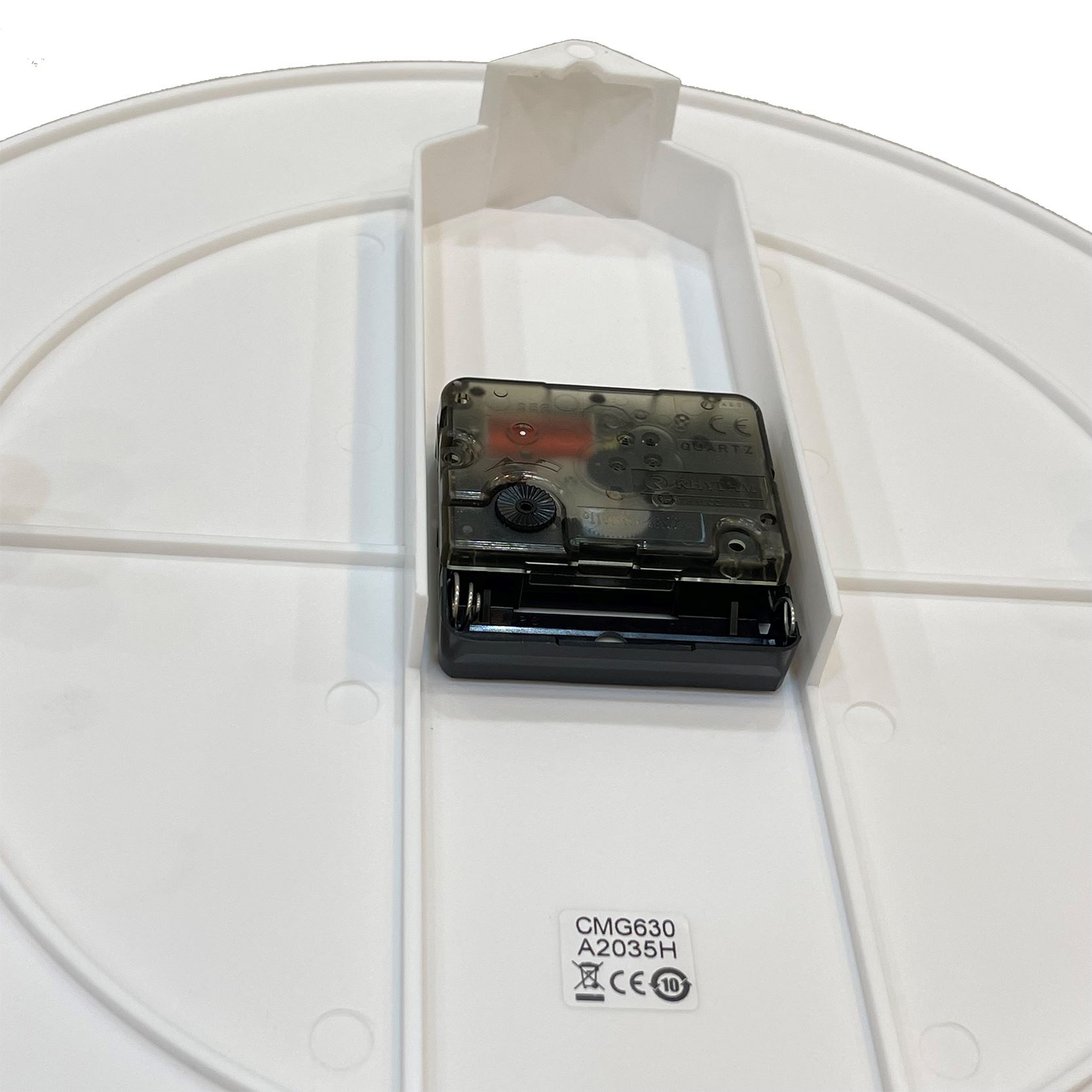 Đồng hồ Rhythm CMG630NR03 – Kt 30.7 x 5.4cm, 622kg. Vỏ nhựa. Dùng Pin.