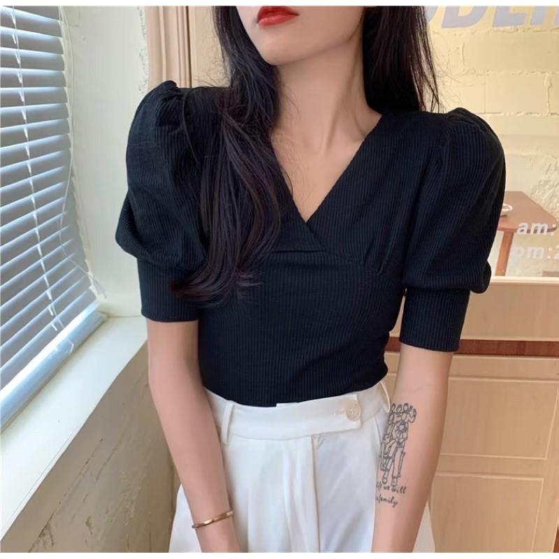 Áo thun tăm cổ V tay bồng