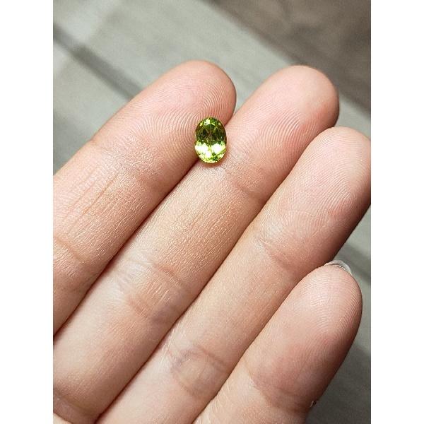 090** Đá Peridot (THIÊN NHIÊN)