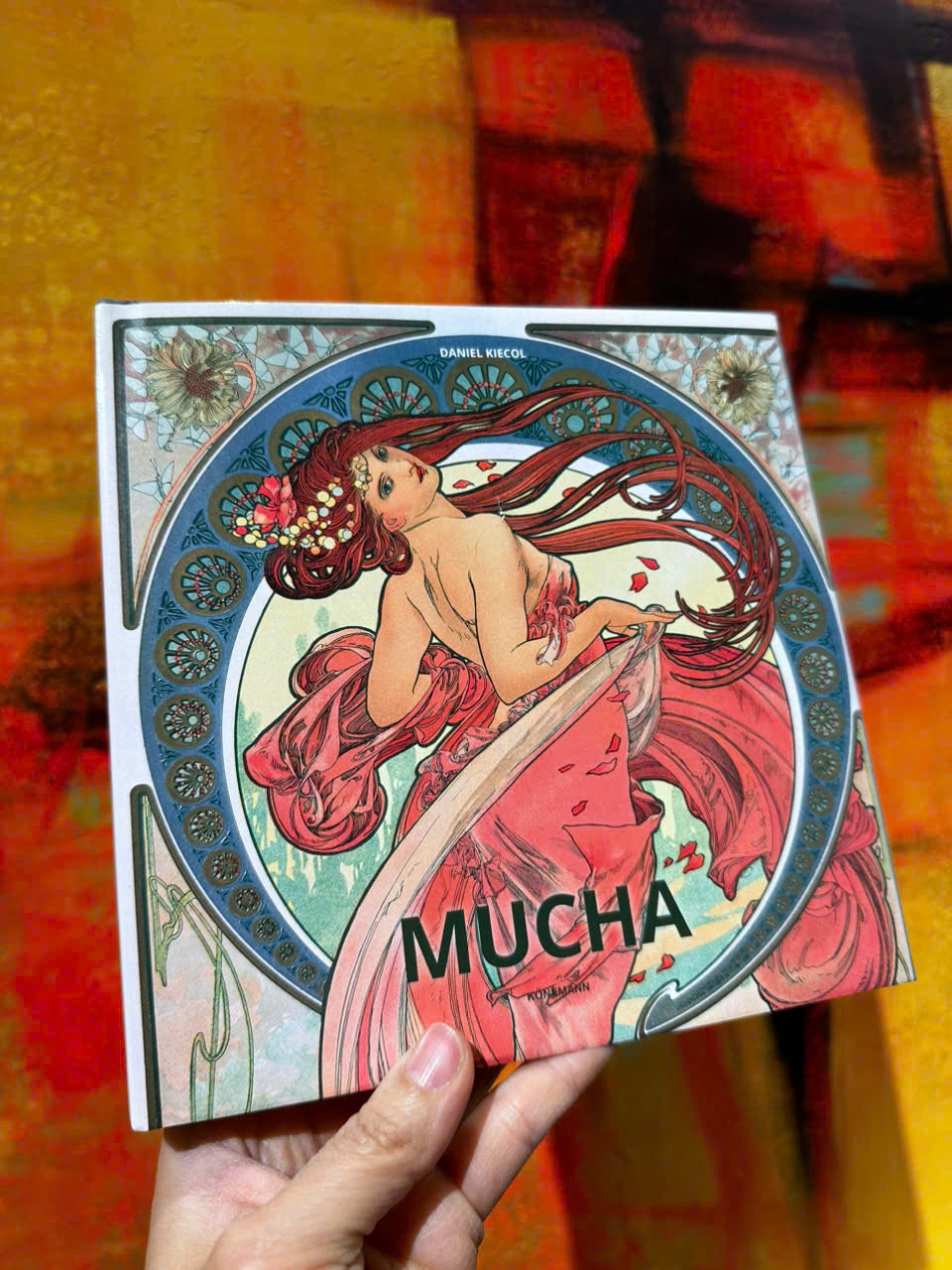 Sách - Mucha by Daniel Kiecol - Nghệ thuật tiếng Anh/ Art Book in English