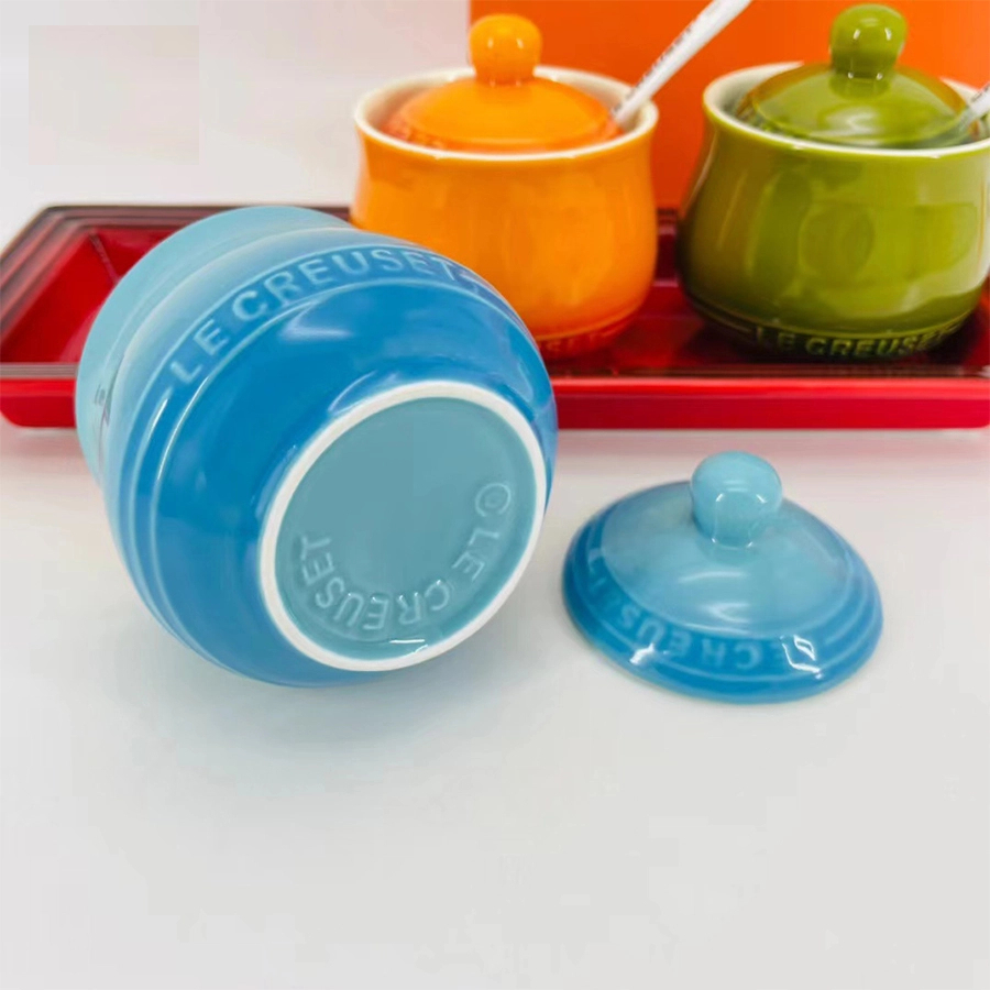Bộ Hũ Gia Vị Le Creuset Hình Tròn Kèm Khay Và Thìa, Gốm Sứ Pháp