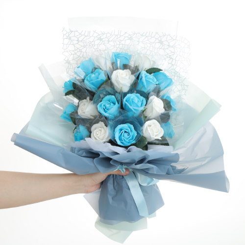 Bó hoa hồng sáp 20 bông xanh trắng