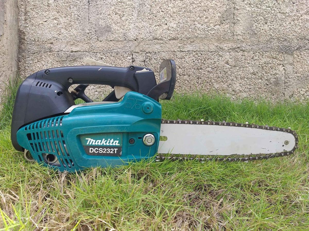 MÁY CƯA XÍCH CHẠY XĂNG 0.74 KW MAKITA DCS232T - HÀNG CHÍNH HÃNG