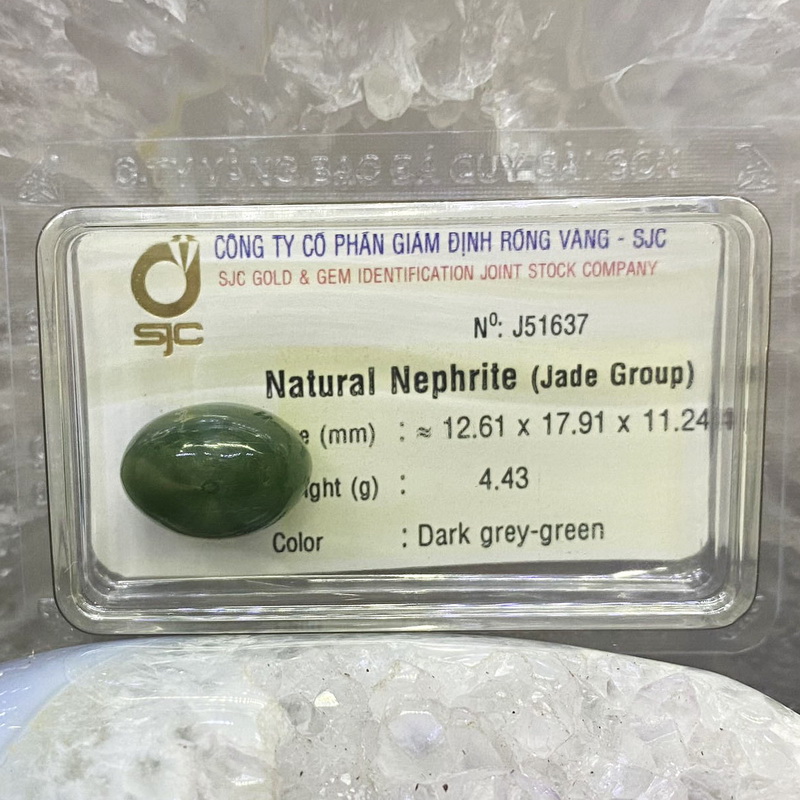 Viên Đá Ngọc Bích Nephrite Phong Thuỷ Tự Nhiên Kiểm Định