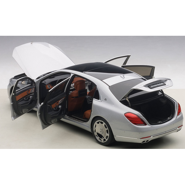 Xe Mô Hình Mercedes Maybach S-Klasse S600 1:18 Autoart - 76292 (Bạc)