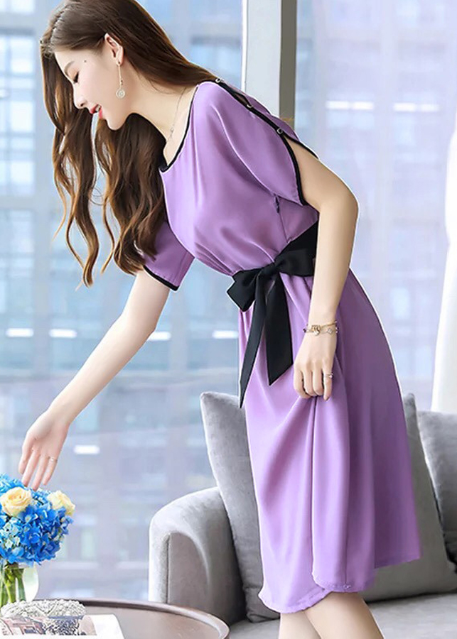 Đầm Xoè Cánh Dơi Viền Nút