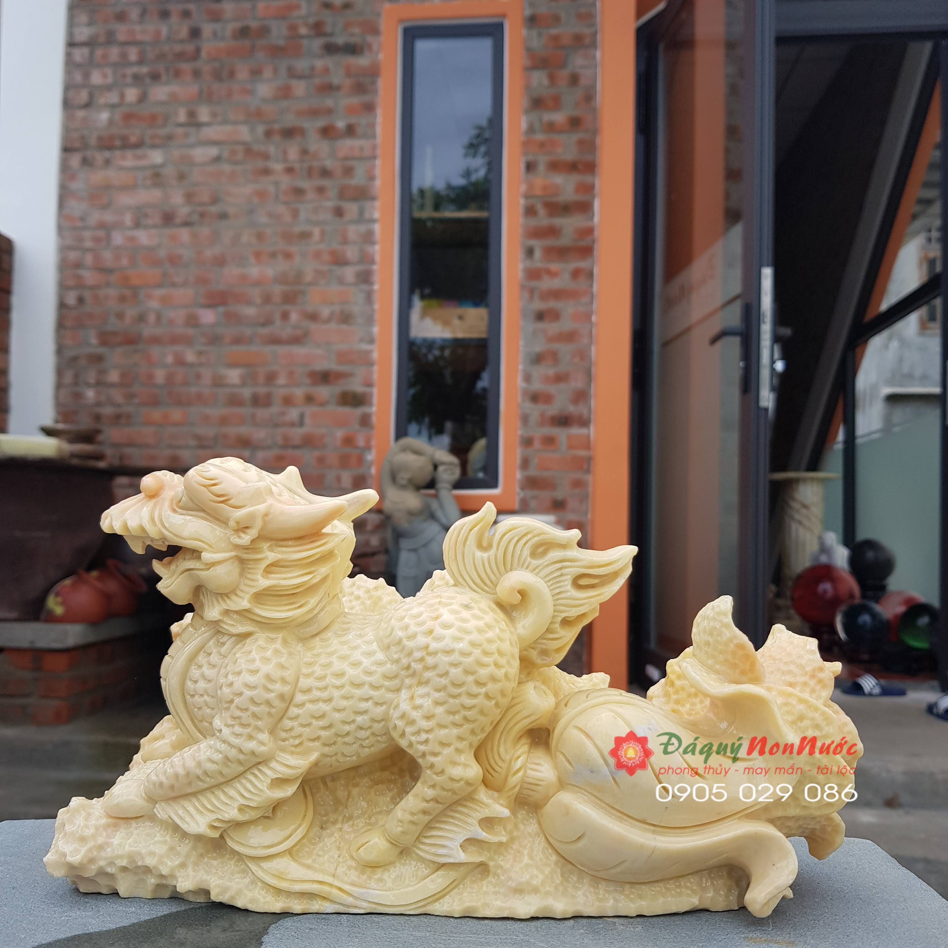 Tượng tỳ hưu kéo bắp cải đá Cà Rốt 25cm - đá Non Nước