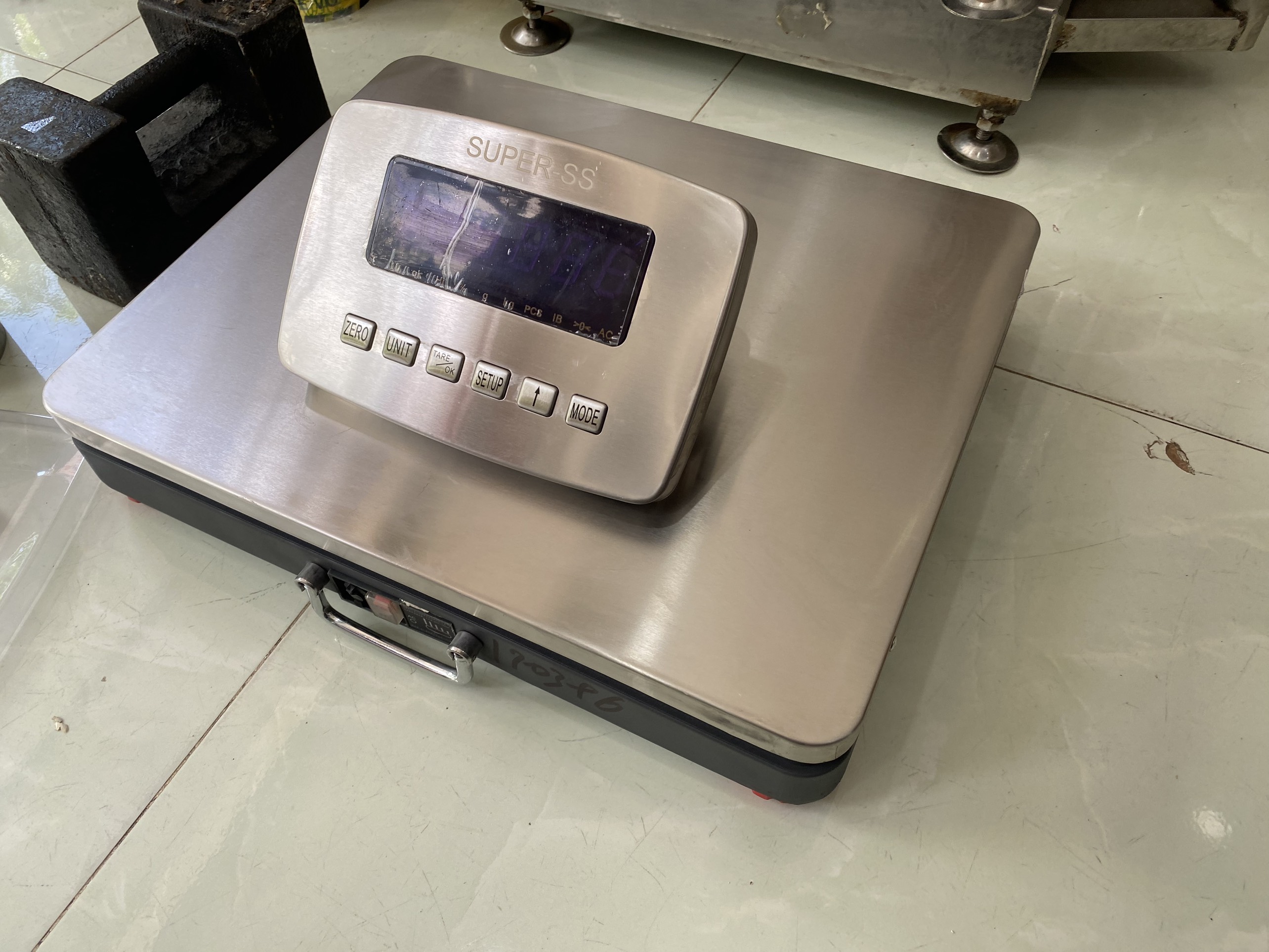 Cân bàn điện tử 100kg giá rẻ Bluetooth không dây
