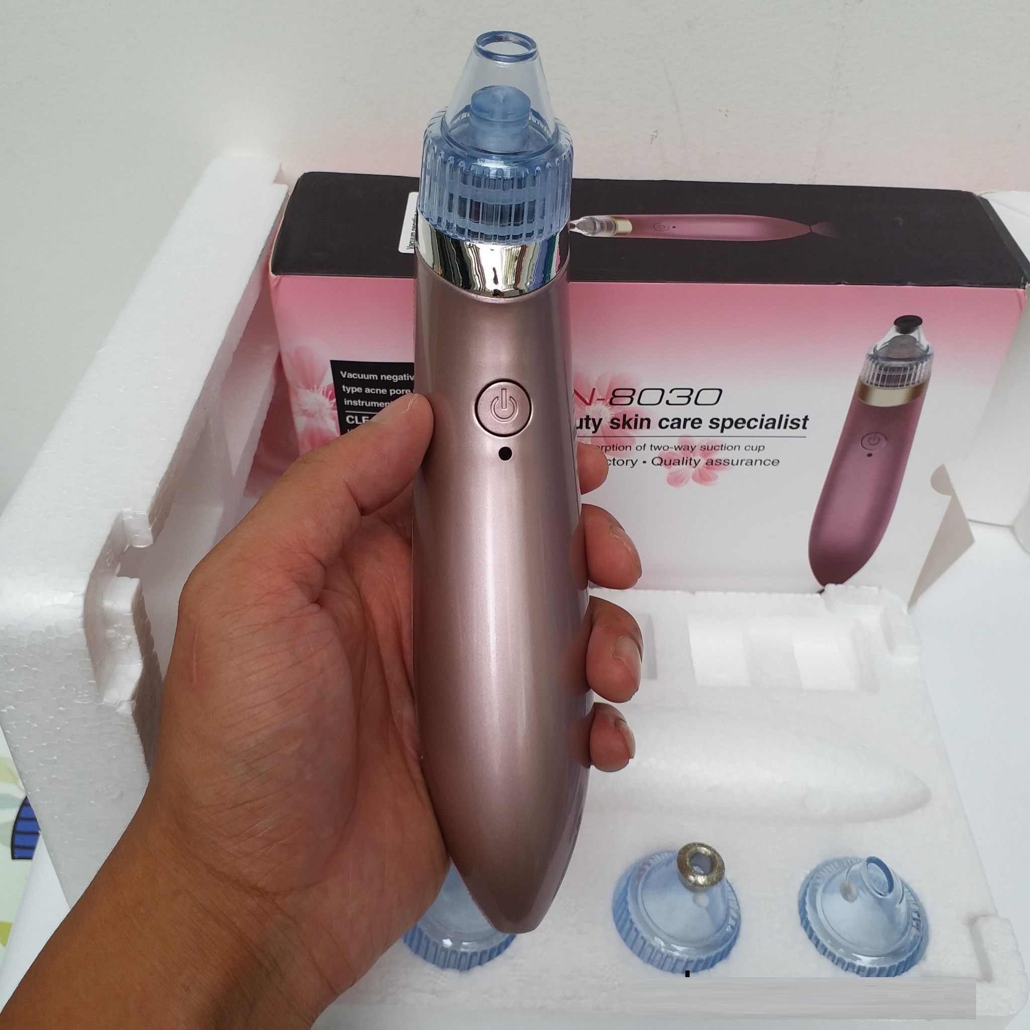 Máy Hút Mụn cầm tay, hút mụn đầu đen, bã nhờn, mụn cám, trứng cá Beauty Skin Care XN-8030 với nhiều đầu hút tiện lợi tại nhà