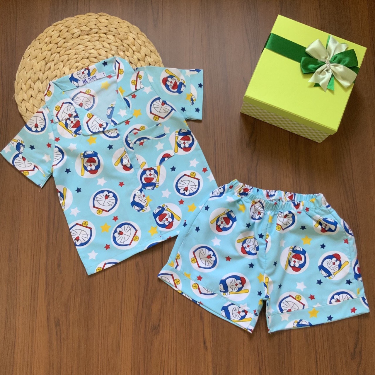 Bộ mặc nhà Pijama tay ngắn quần đùi chất vải kate thái họa tiết hình cho bé trai 12 đến 30kg