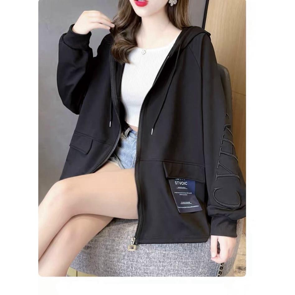 ÁO KHOÁC NỈ NỮ TAY PHỐI CHỮ LỚN THIẾT KẾ GIẢN ĐƠN CHẤT NỈ NGOẠI DÀY MỊN CỰC TREND UT5150 BAO ĐẸP