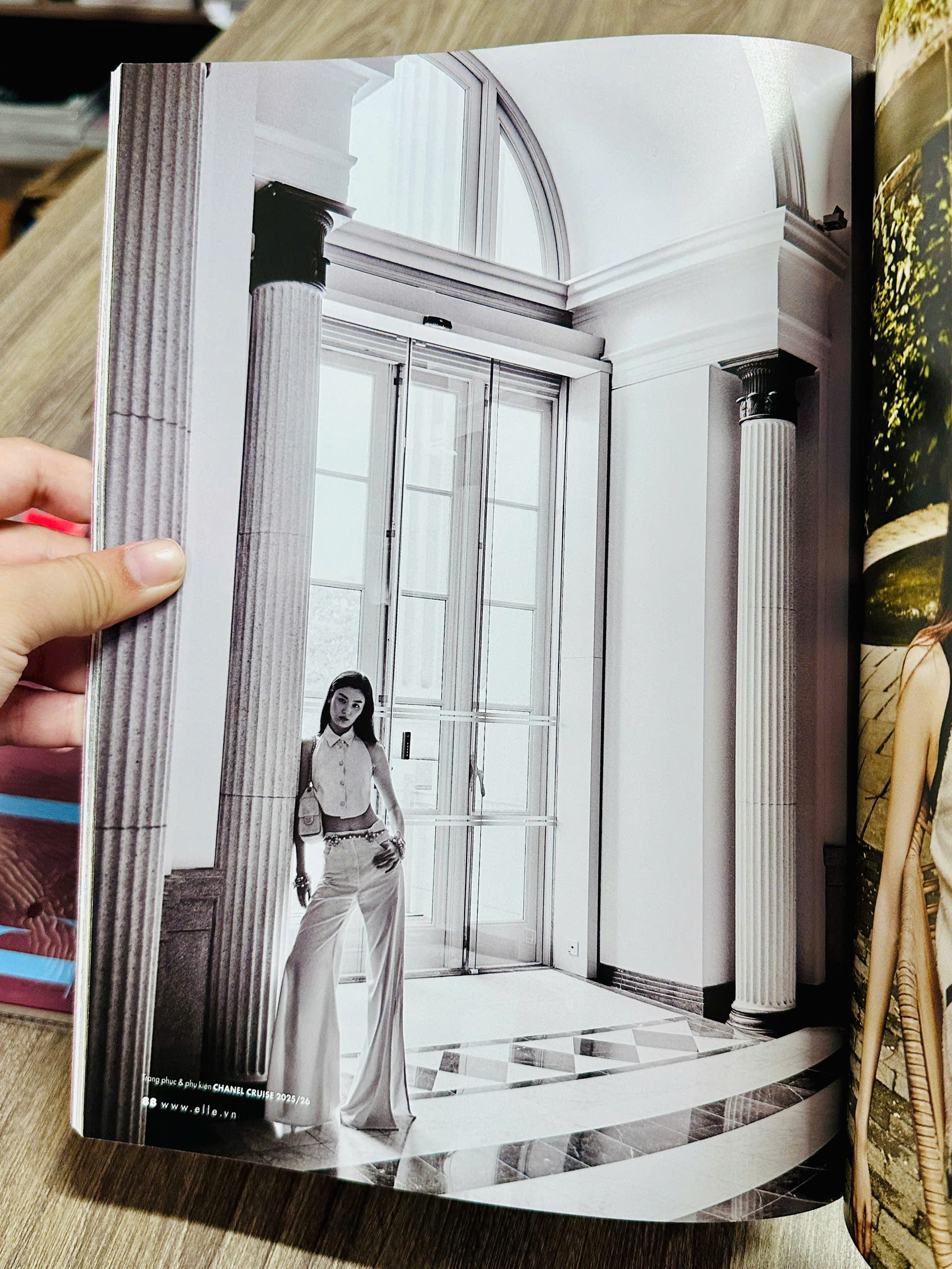 Tạp Chí Phái Đẹp Elle - 15 Years Of Love 2025 - Bìa Người Mẫu Du Yue [Bìa 2-Ngồi]