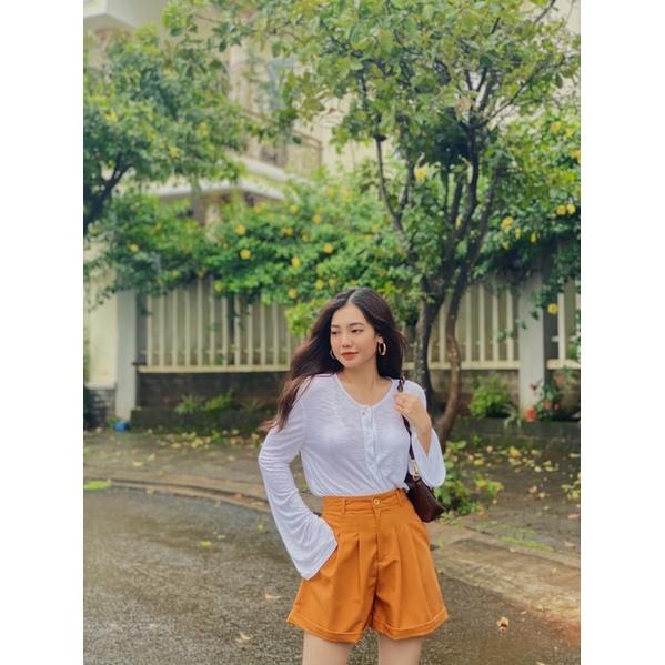 Áo thun trắng tay dài gài nút Button Tee