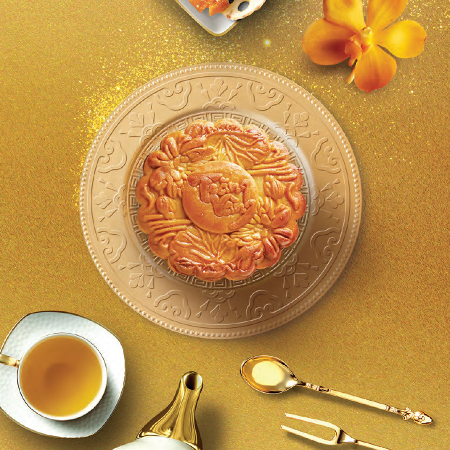 Bánh Trung Thu Kinh Đô - Trăng Vàng Hoàng Kim Vinh Hiển Đỏ: 4 Bánh 160gr Và Trà