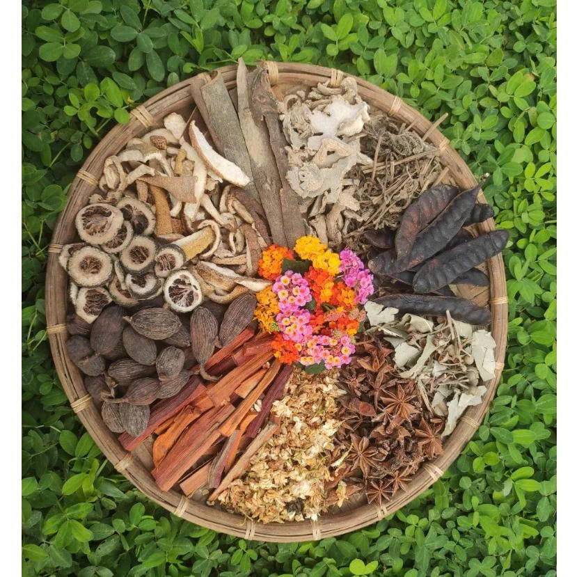 Bịch thảo mộc xông nhà , tẩy uế, thanh lọc, diệt khuẩn, xua đuổi con trùng , tạo hương thơm dịu nhẹ ,cải thiện phong thủy, mang lại cảm giác an lành