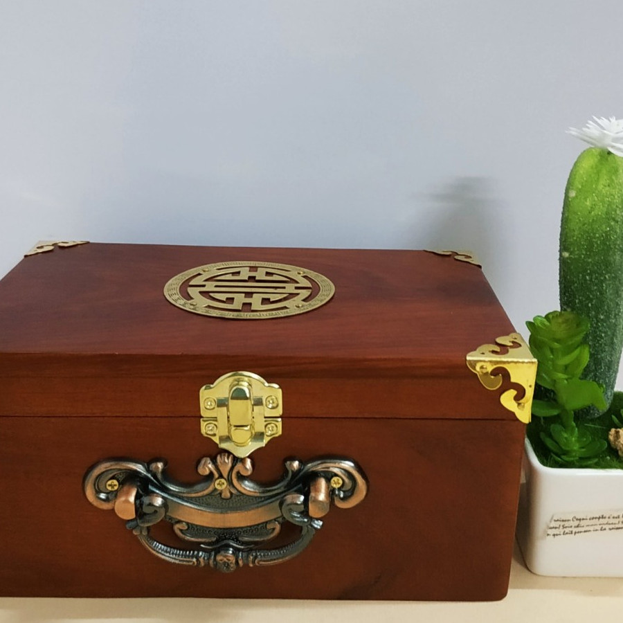 Hộp trang sức gỗ hương quai đồng mặt chữ thọ size 19cm