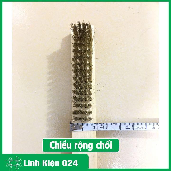 Bàn chải sắt mạ đồng cán gỗ kích thước 200mm chuyên đánh gỉ làm sạch bề mặt kim loại