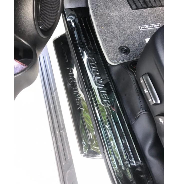 Nẹp Bước Chân Ô TÔ TOYOTA FORTUNER 2008-2021 Inox-Titan