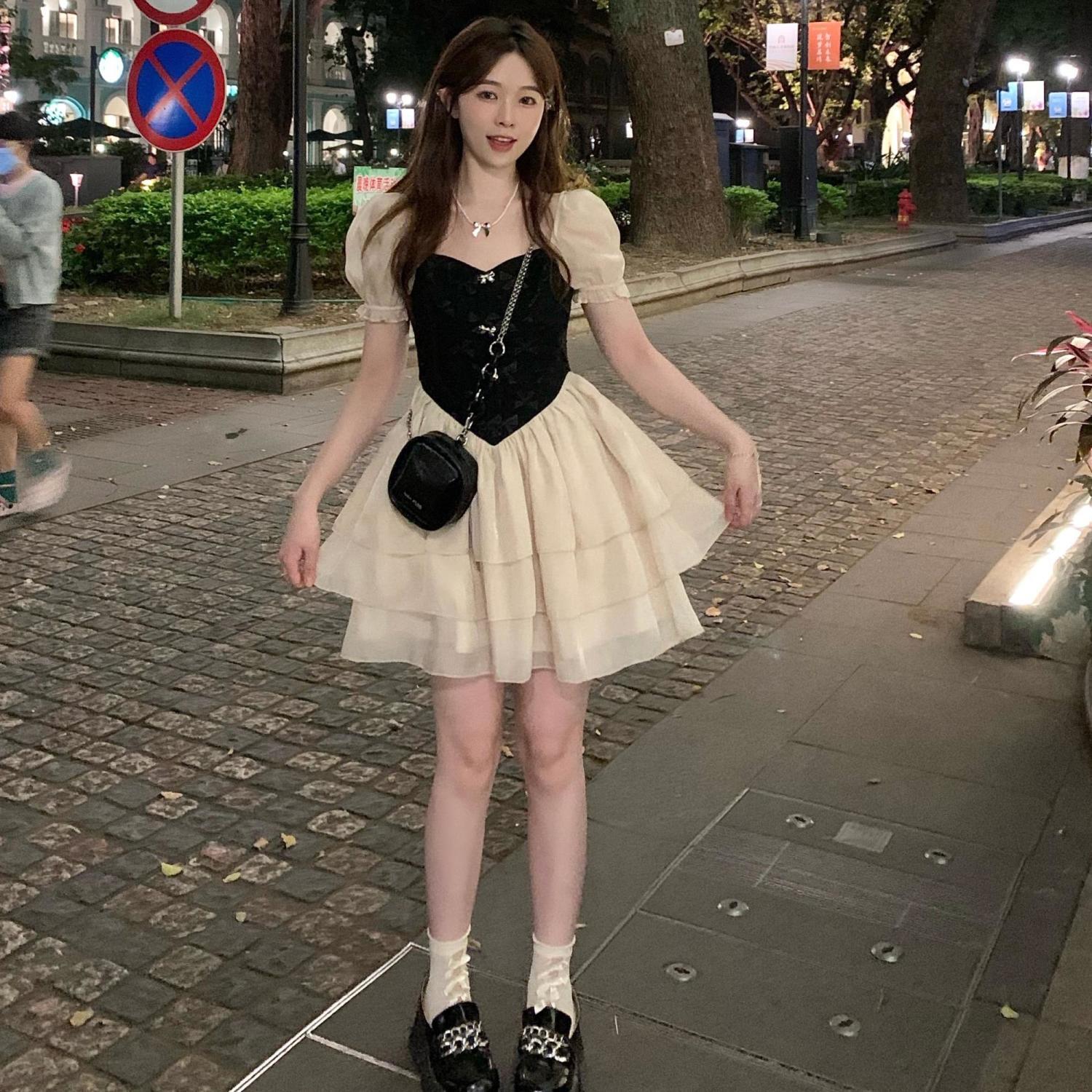 SHUANGYAN Pháp nhỏ thiết kế nhẹ nhàng phong cách váy ngọt ngào nhỏ mối tình đầu váy vuông cổ bong bóng tay áo bánh công chúa váy