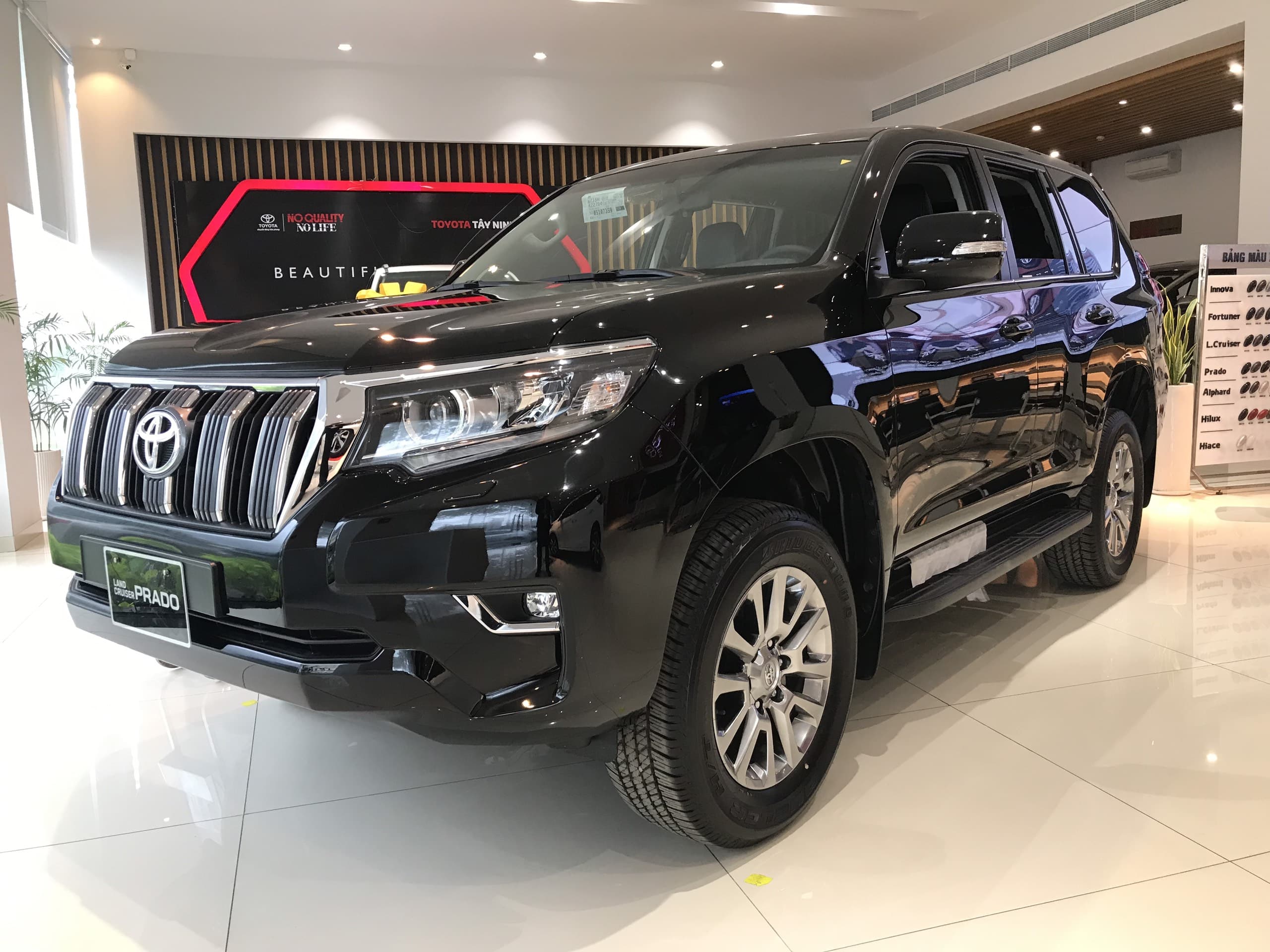 Logo chụp mâm, ốp lazang bánh xe ô tô Toyota Land Cruiser Prado