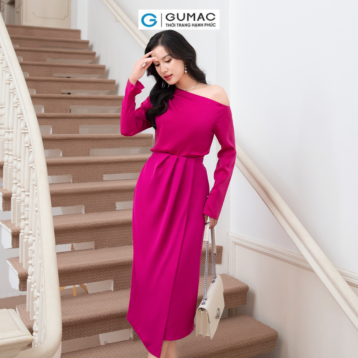 Set lẻ Áo kiểu lệch vai thời trang GUMAC AD10028 - Chân váy đắp tà thời trang GUMAC VD10022