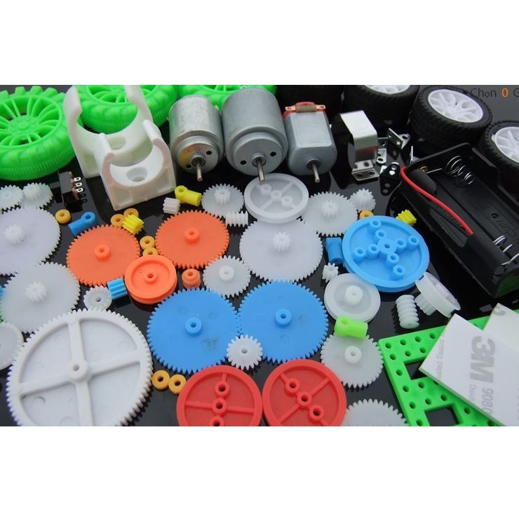Bộ DIY 112 món gồm bánh xe, động cơ, cánh quạt, khay pin, trục và bánh răng các loại