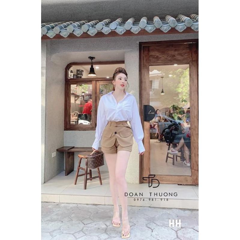 Bộ áo sơ mi trắng và quần soóc kèm đai