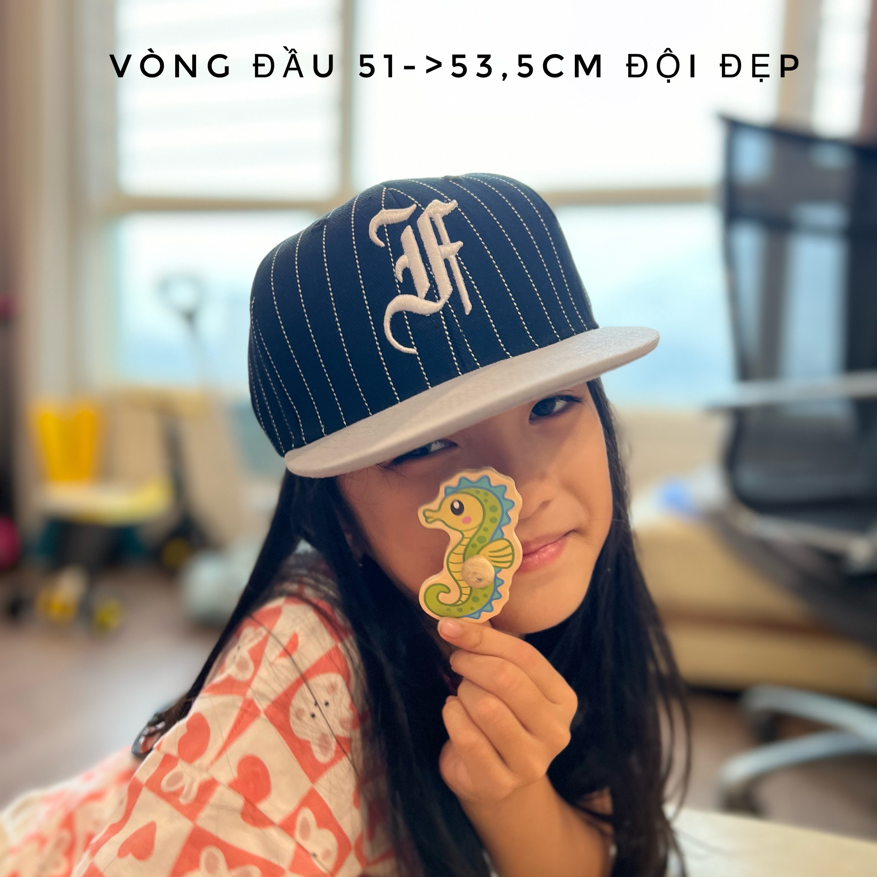 Nón snapback cho bé từ 3 đến 5 tuổi thêu nổi logo chữ F vải đen sọc trắng phong cách jersey chất lượng cao fom cứng đứng fom không móp méo brand One Hat