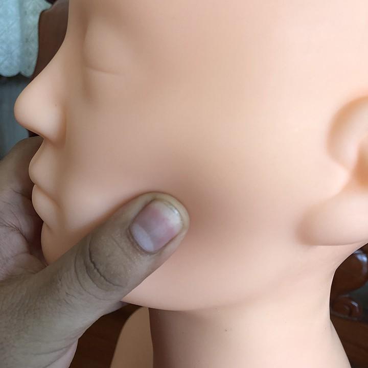 Mô hình manocanh học massage, trang điểm